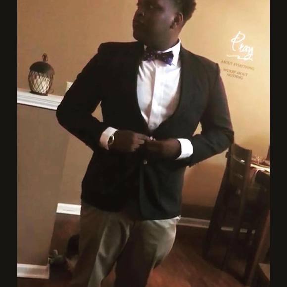 Meet your Posher, Antonio - Picture 1 of 1